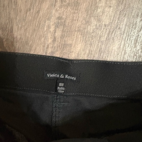 Violets & Roses Pants - Picture 2 of 2